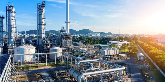 Petrol Piyasasında Gözler Arz ve Talep Dengesinde: Brent Petrolde Dalgalı Seyir Sürüyor