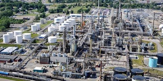 Petrol fiyatlarında hareketlilik sürüyor: Brent yeniden 100 doların üzerinde